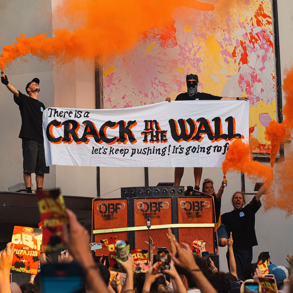 Crack In The Wall cover