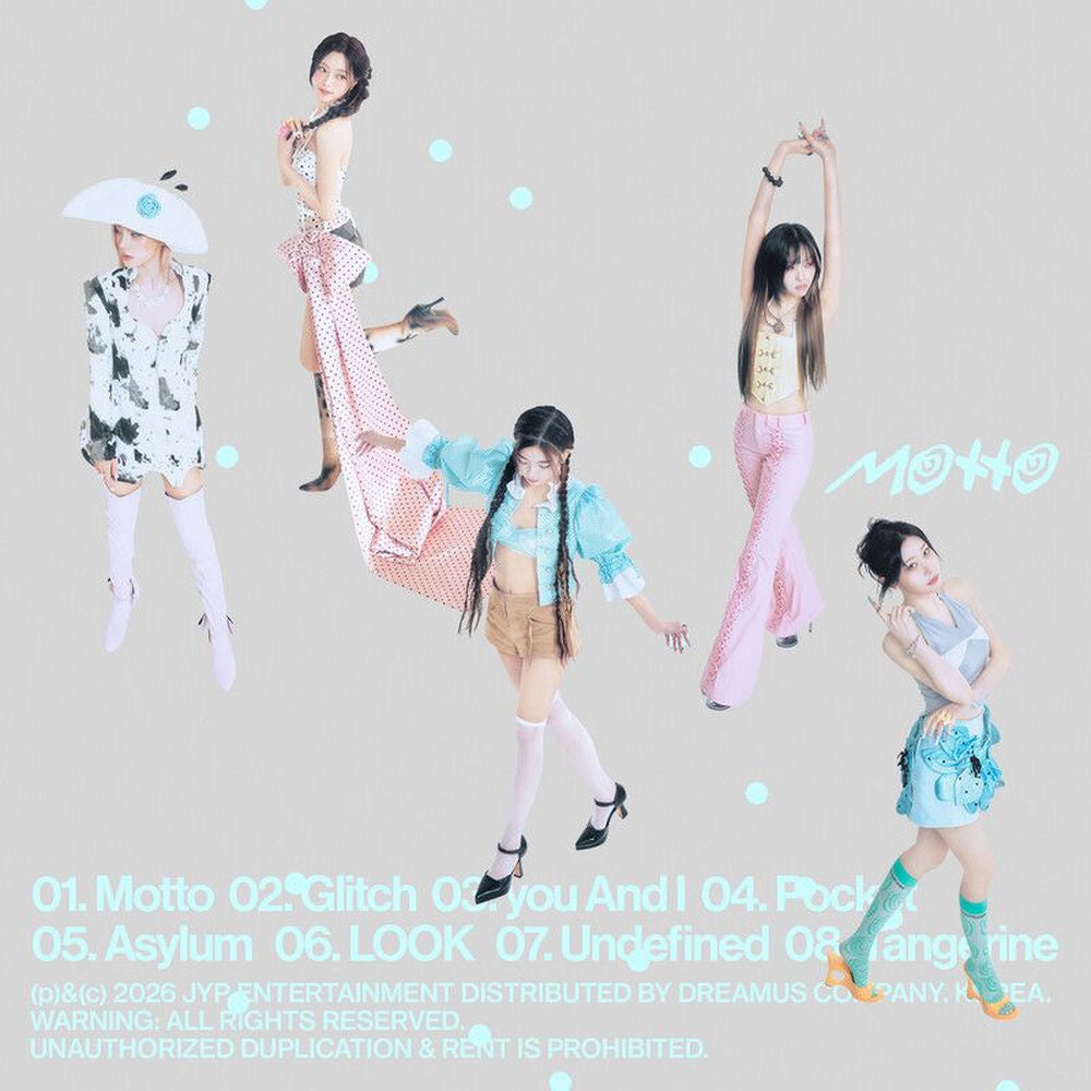 Motto[Photobook B ver.] cover